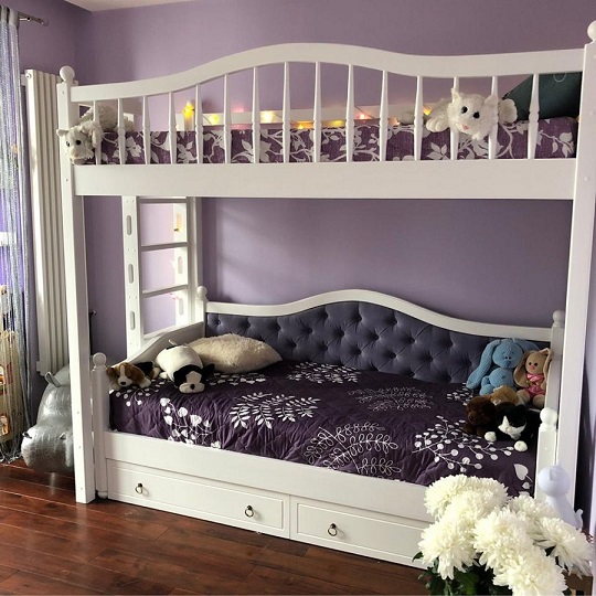 Деревянная двухъярусная кровать из массива сосны